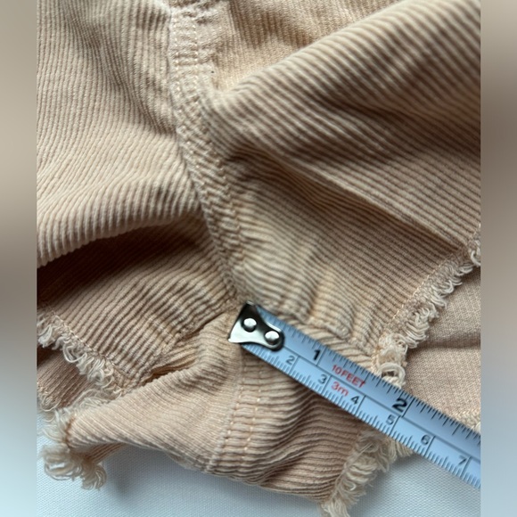 Mossimo tan high waist corduroy shorts. Raw hem. Size 16 - Picture 7 of 7